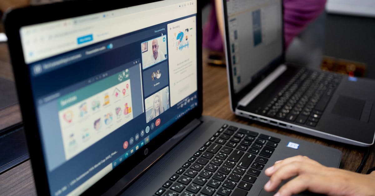 Multiple participants joining a virtual Gartic Phone room via laptops to share a game link.