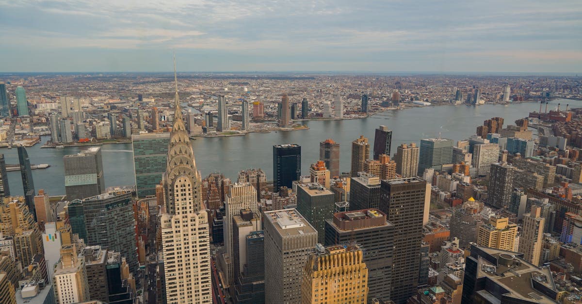 Vue aérienne de Manhattan avec le Chrysler Building et l'East River, planning de 4 à 10 jours à New York