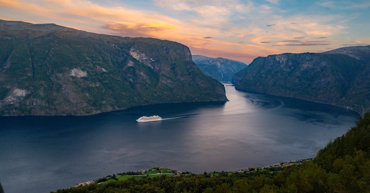 Norwegian Fjords Cruise: the Complete Guide for British Travellers in 2026 - eSIM travel guide by HelloRoam