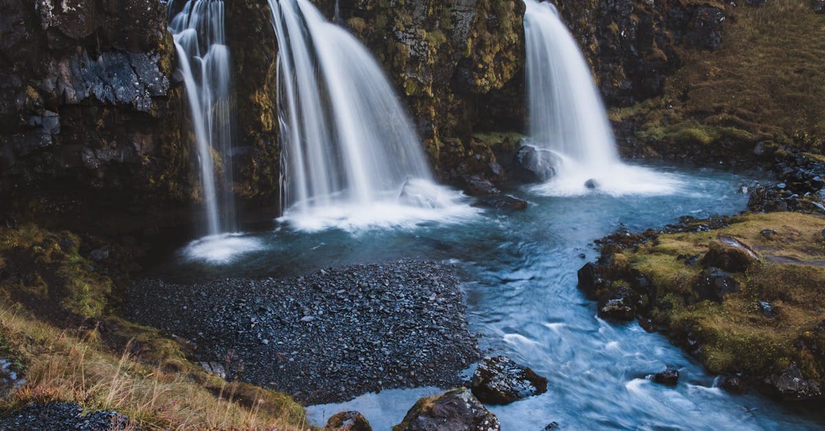 Best Time to Visit Iceland: a Month-by-Month Guide for 2026 - travel guide and eSIM advice by HelloRoam