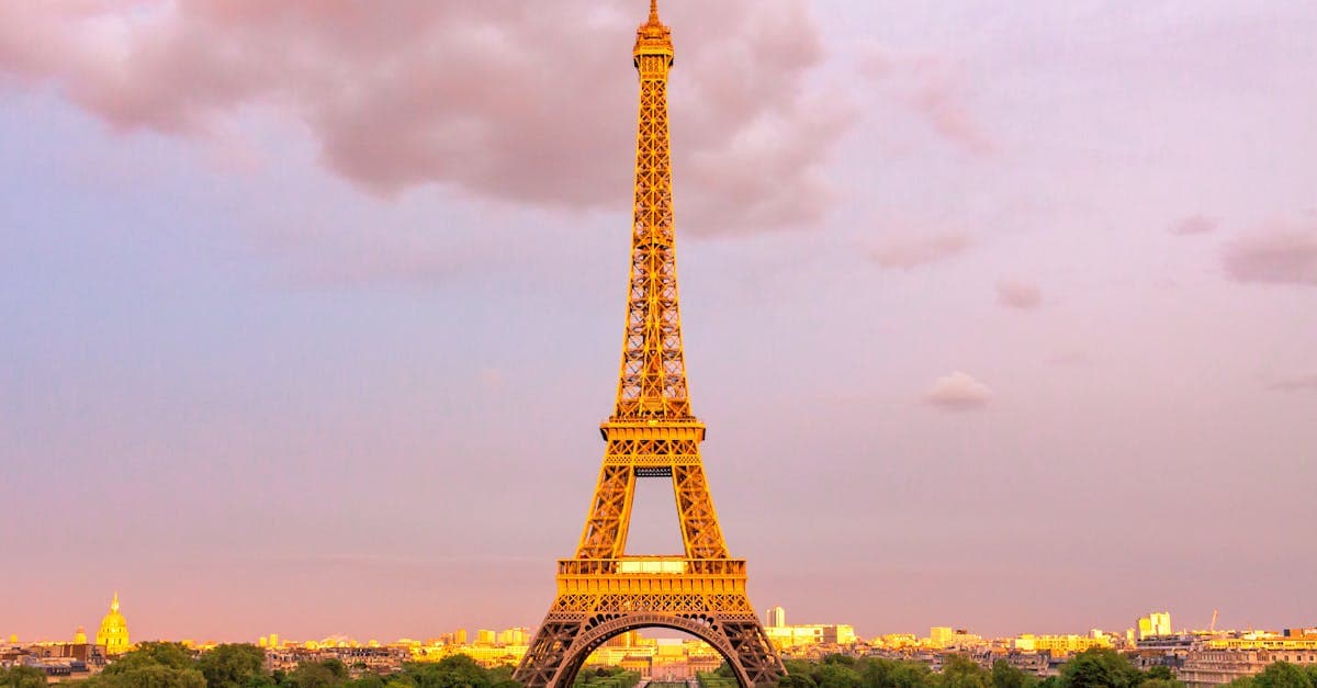 Eiffel Tower at dusk under a vibrant Paris sky — breathtaking during the best time to visit Paris in summer