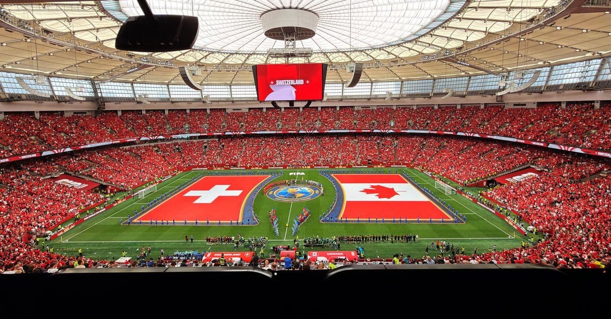Fußball-WM 2026: Spielplan, Stadien und Tipps für Fans aus Österreich - eSIM and international travel guide by HelloRoam