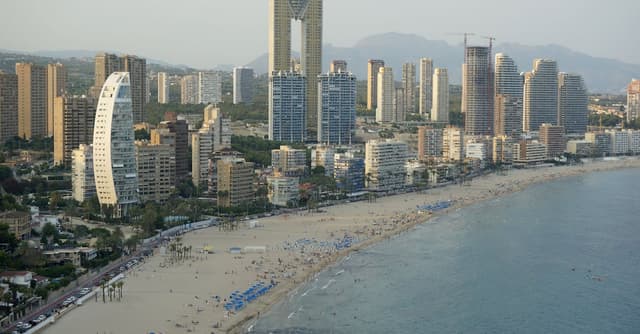 Spain Call Code Dialling Code for Spain From UK | HelloRoam